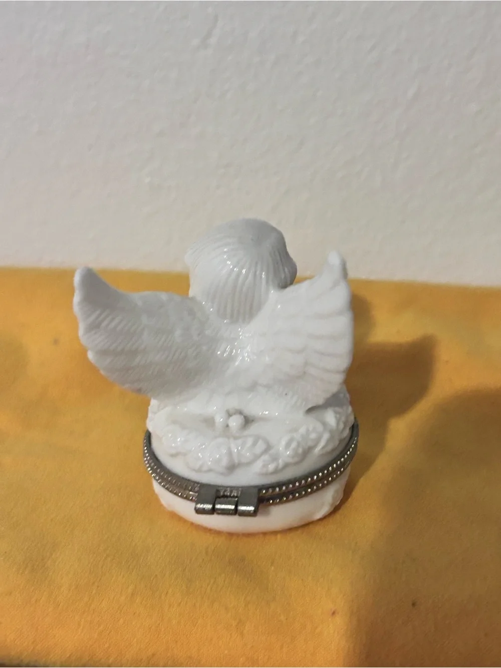 Cherub Angel Trinket Box White Porcelain Antiqued Gold Trim VTG Style Approx 2”